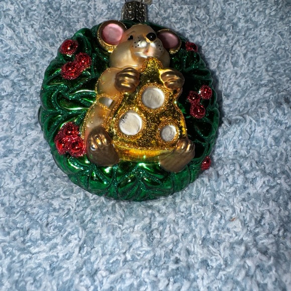 Glass ornament Christmas mouse eating cheese - Picture 3 of 10